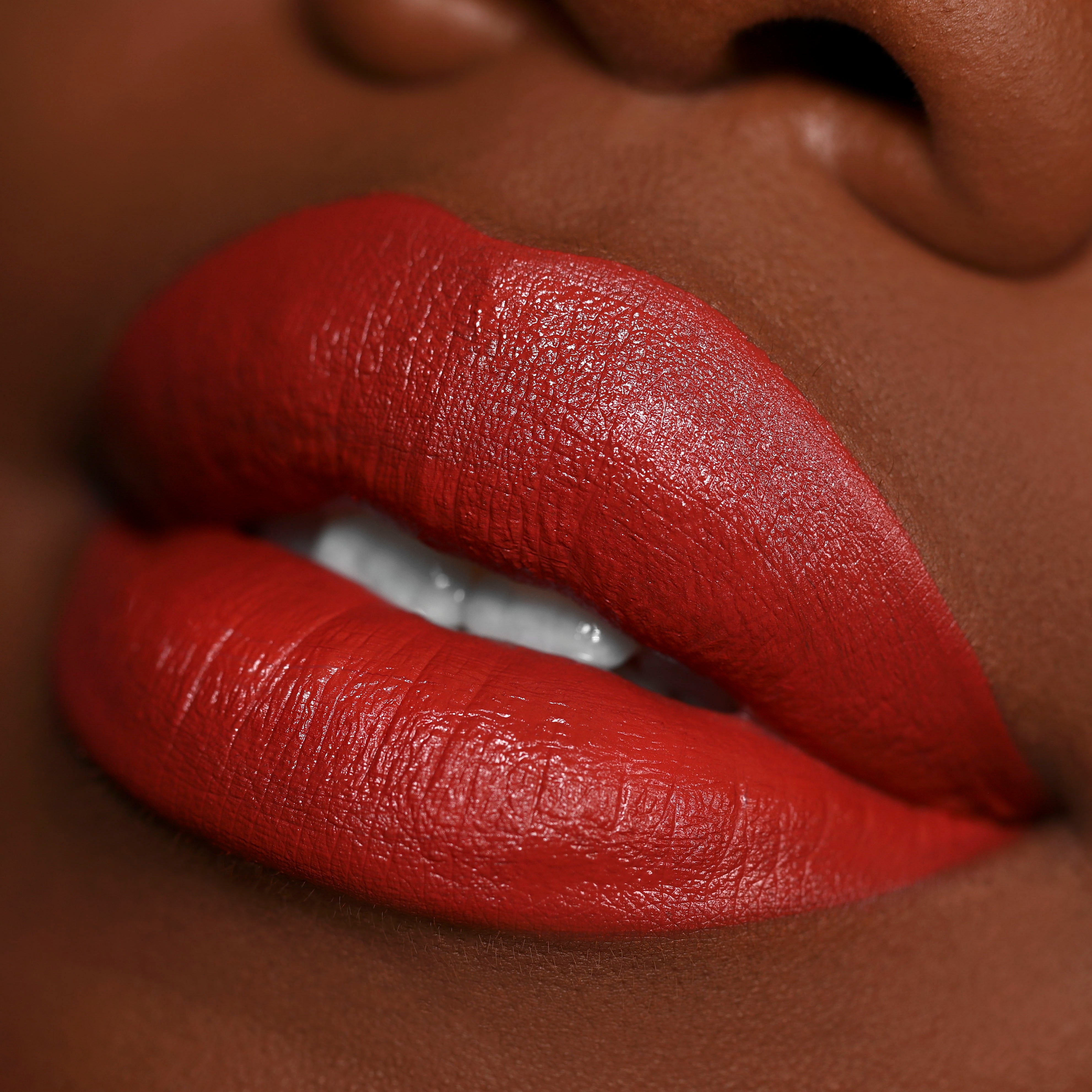 Aura Satin Sorcery™ Liquid Lipstick