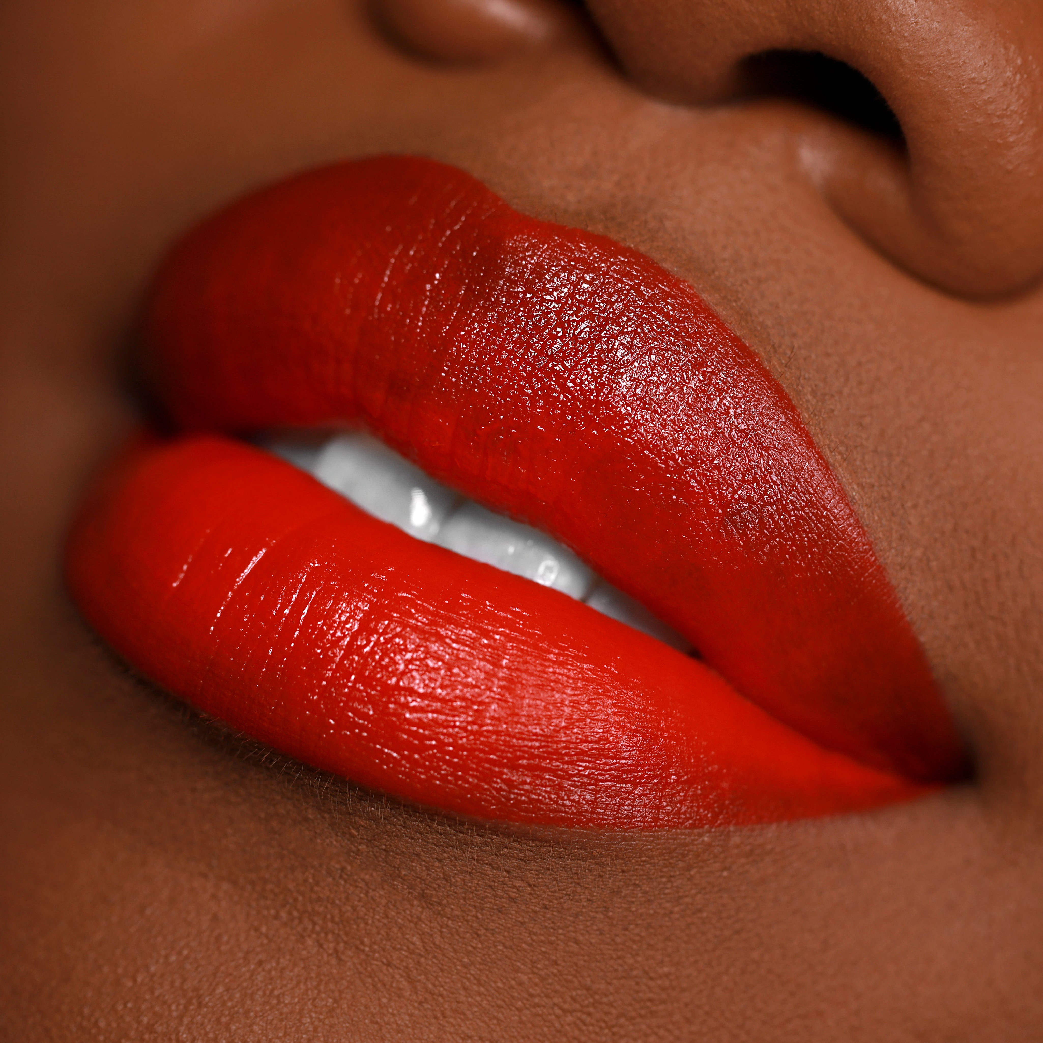 Minerva Satin Sorcery™ Liquid Lipstick